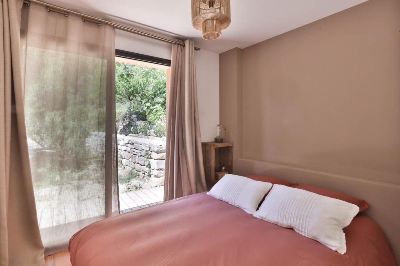 Les Cabanes De La Fontaine ラコステ エクステリア 写真
