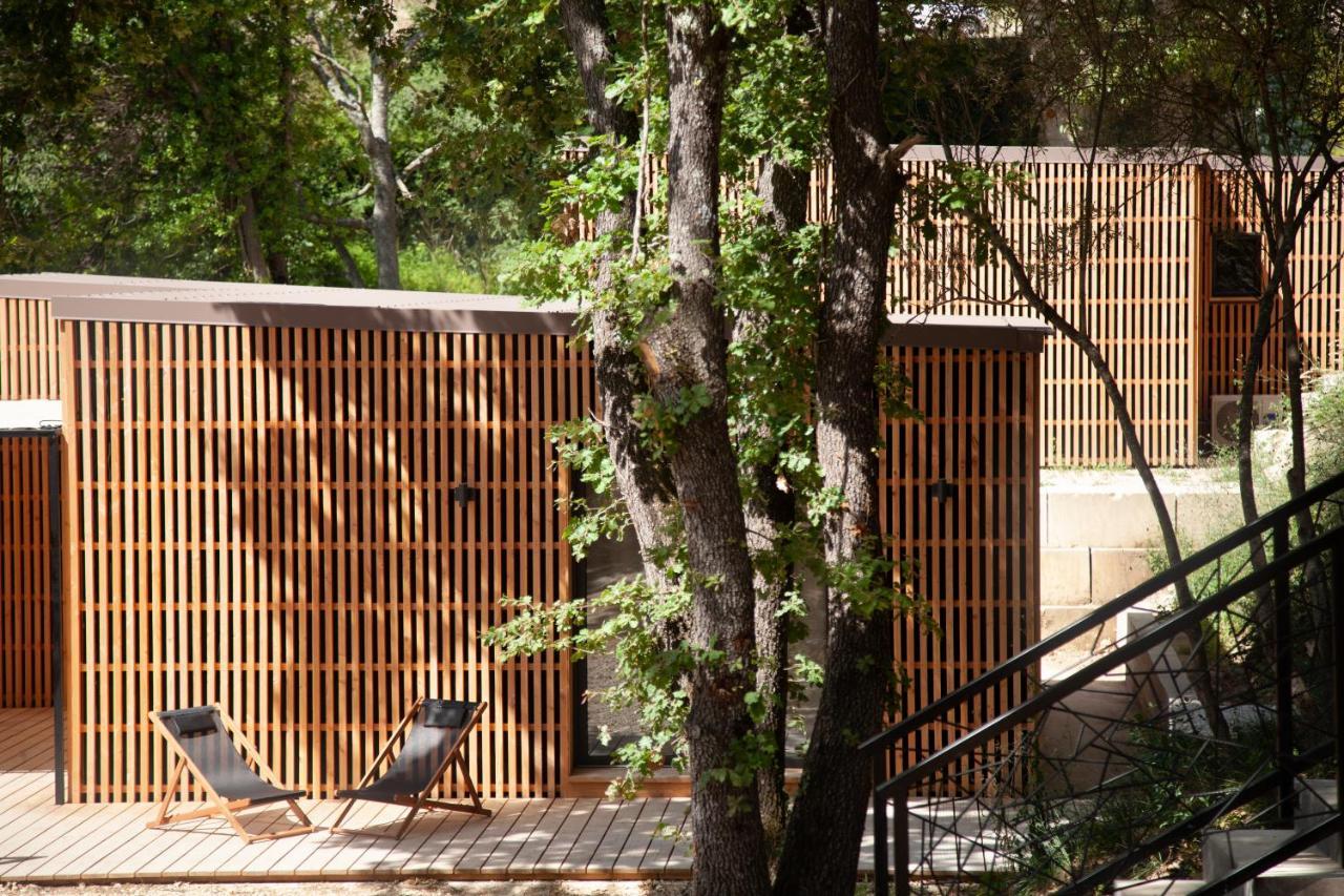 Les Cabanes De La Fontaine ラコステ エクステリア 写真